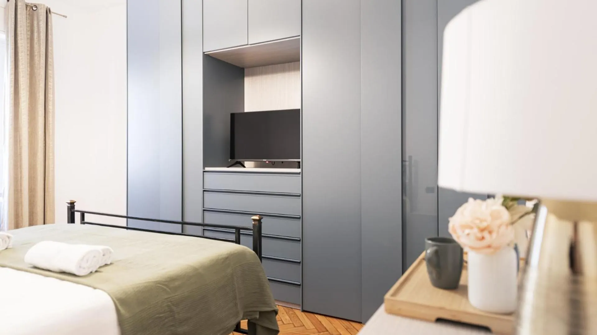 דירות מילאנו Easylife - Living Raffinato Con Vista In Solari 0*,  איטליה